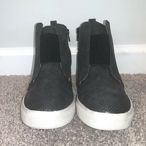 Gray ankle high tops, size 10
